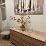 דירה Away From Apartment- Center - Longer Term Rates Available *