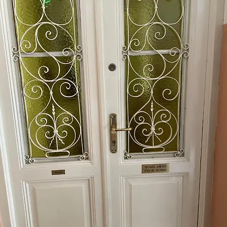 Away From Apartment- Center * פולה