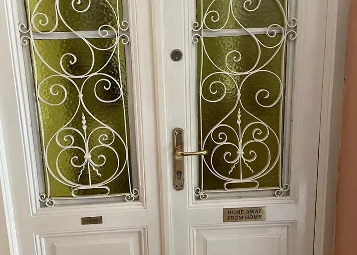 Away From Apartment- Center - Longer Term Rates Available * Pula