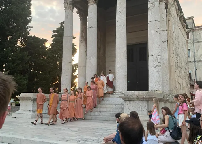 Appartement Away From Apartment- Center - Longer Term Rates Available Pula